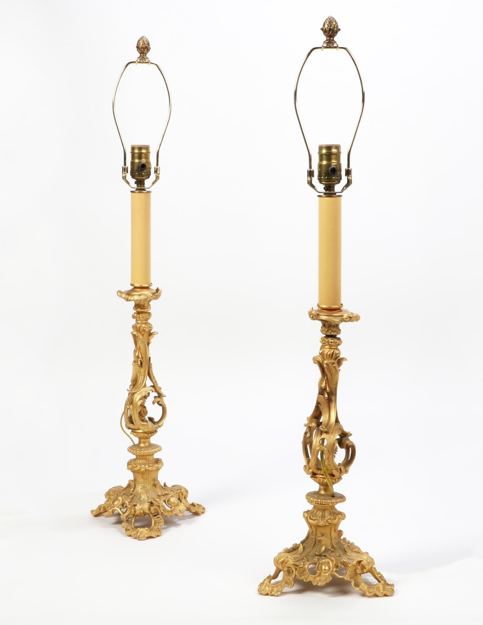 A PAIR OF ROCOCO STYLE GILT BRONZE