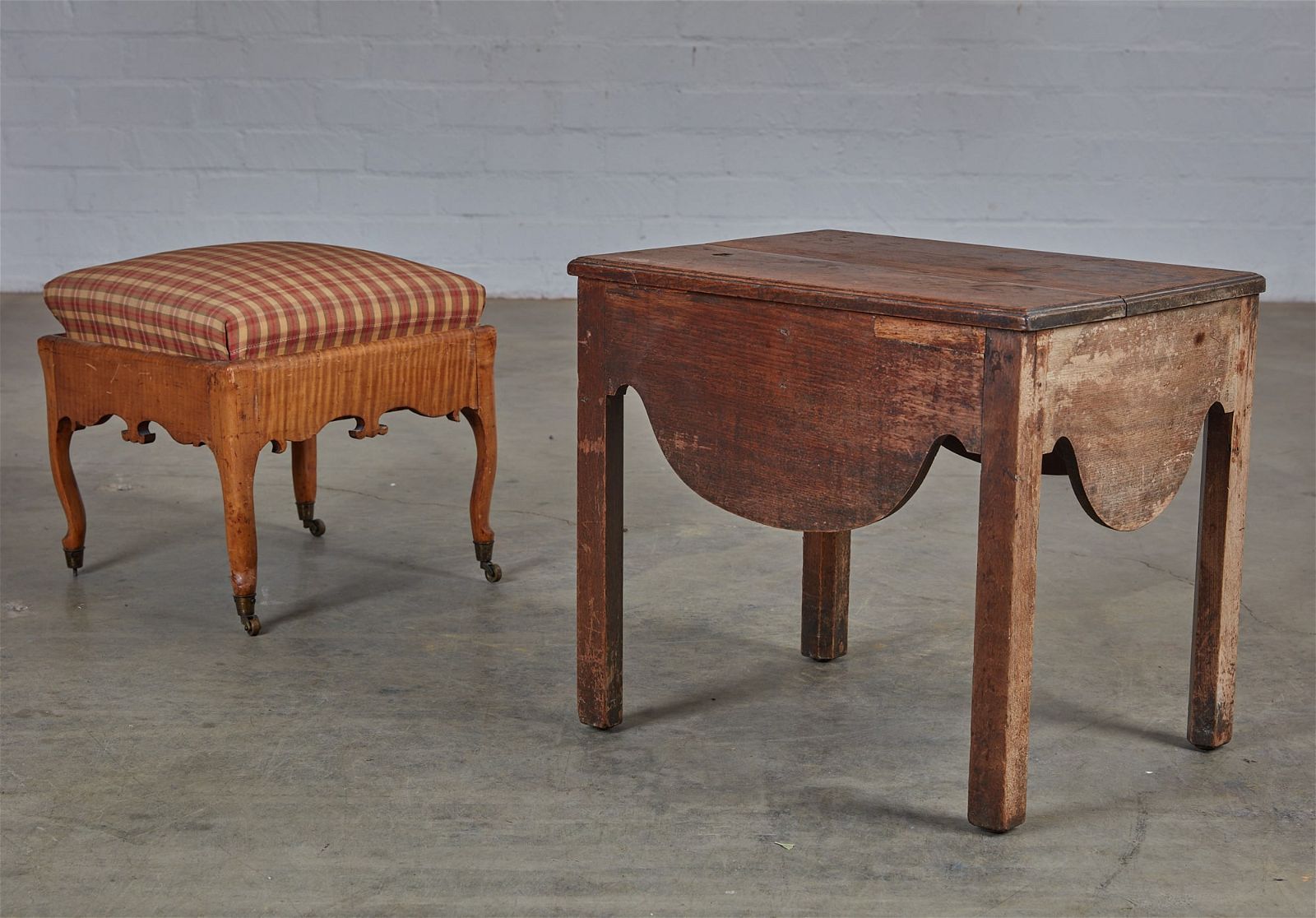 AN ENGLISH OAK TABLE AND AN AMERICAN