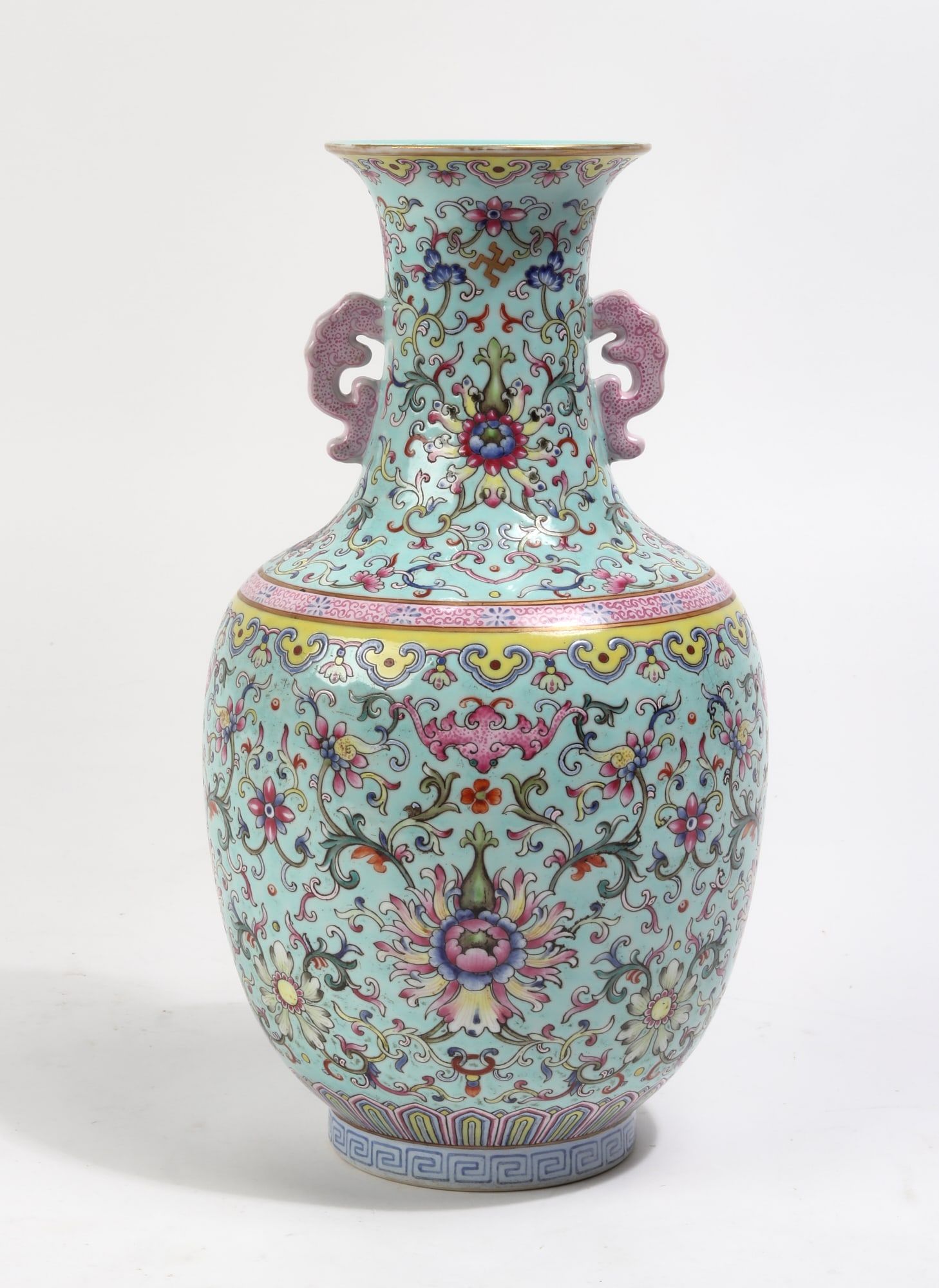 A CHINESE POLYCHROME ENAMEL PORCELAIN