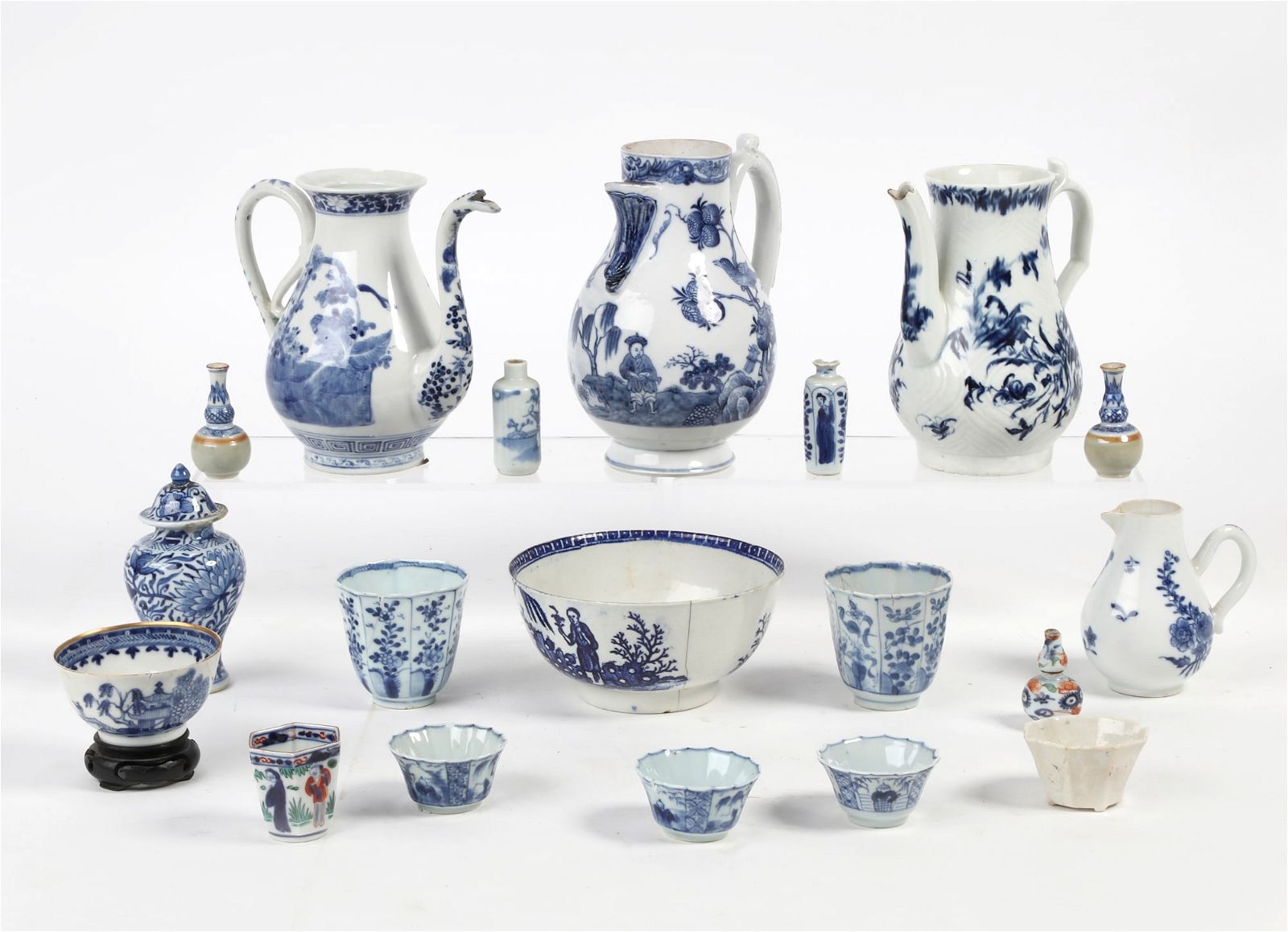 NINETEEN CHINESE AND ENGLISH PORCELAIN