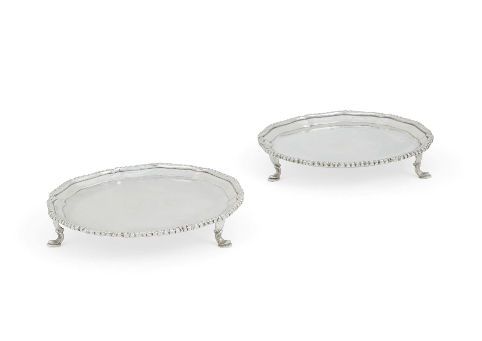 A PAIR OF SMALL GEORGE III SILVER