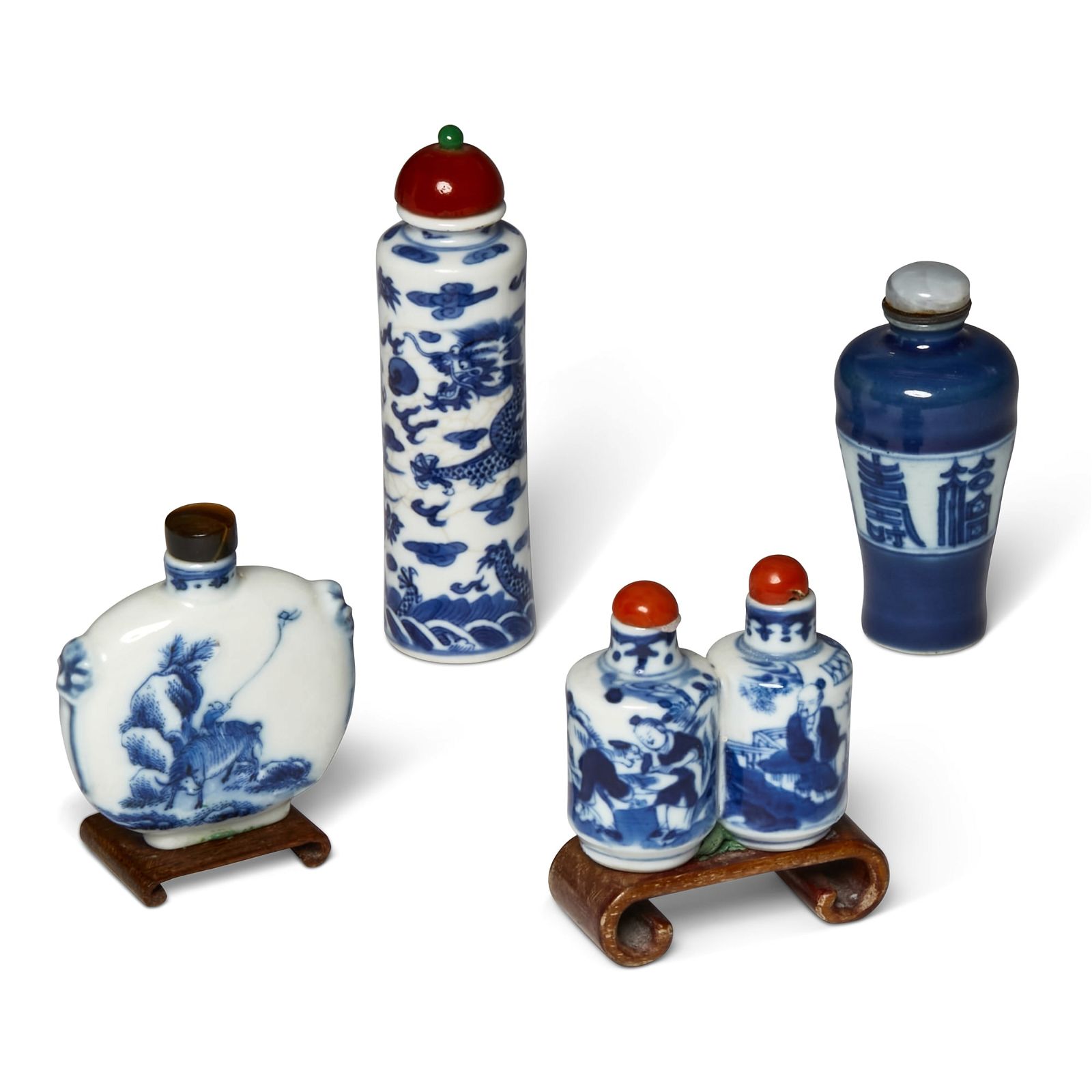 FOUR CHINESE PORCELAIN SNUFF BOTTLESFour