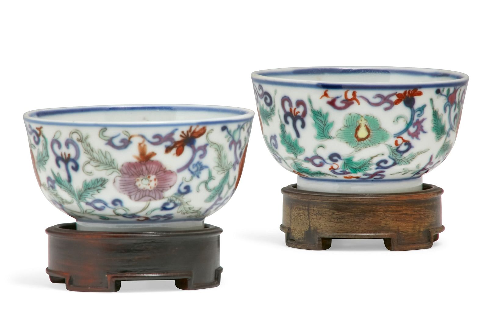 A PAIR OF CHINESE WUCAI PORCELAIN