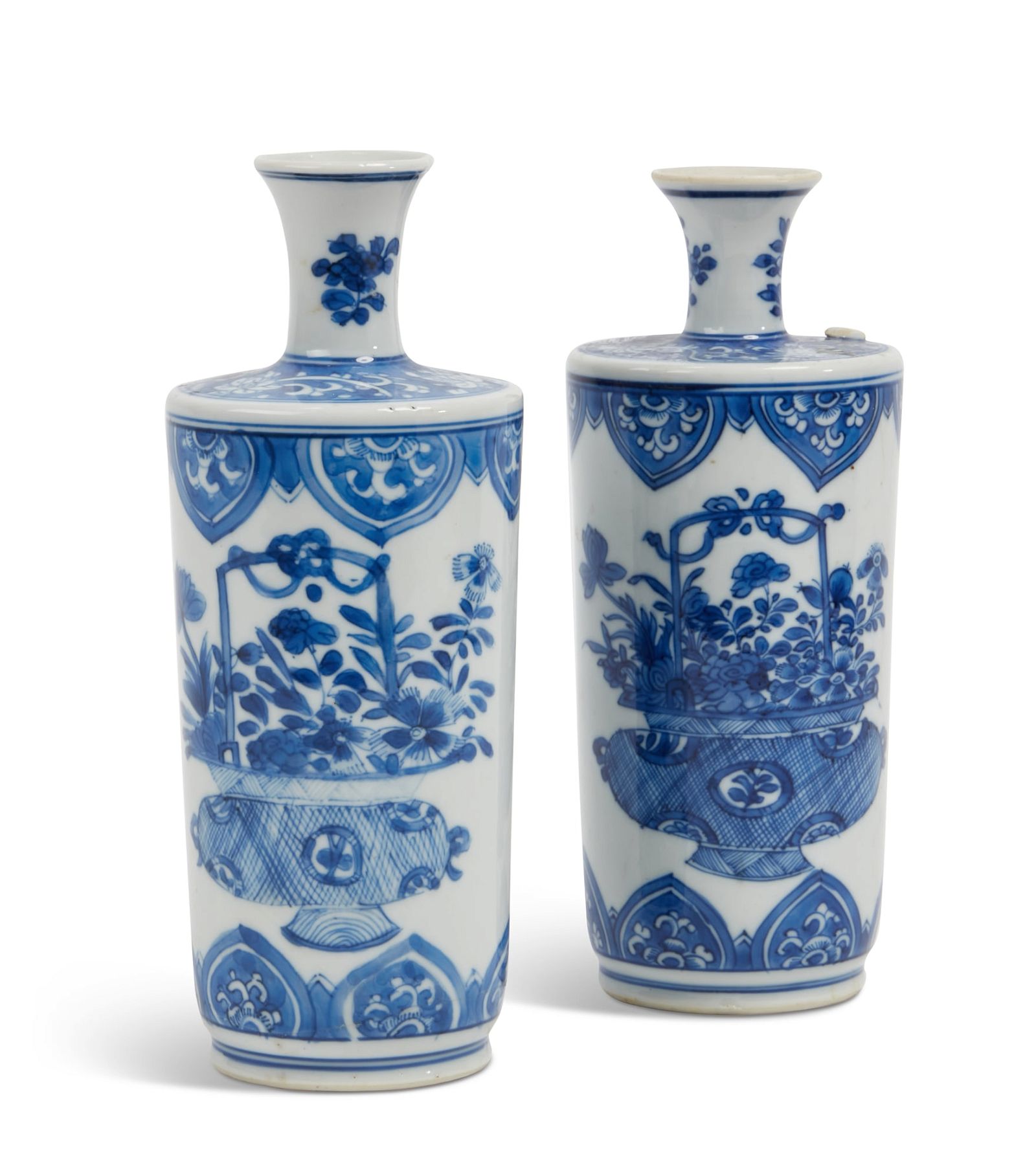 A PAIR OF CHINESE PORCELAIN ROULEAU