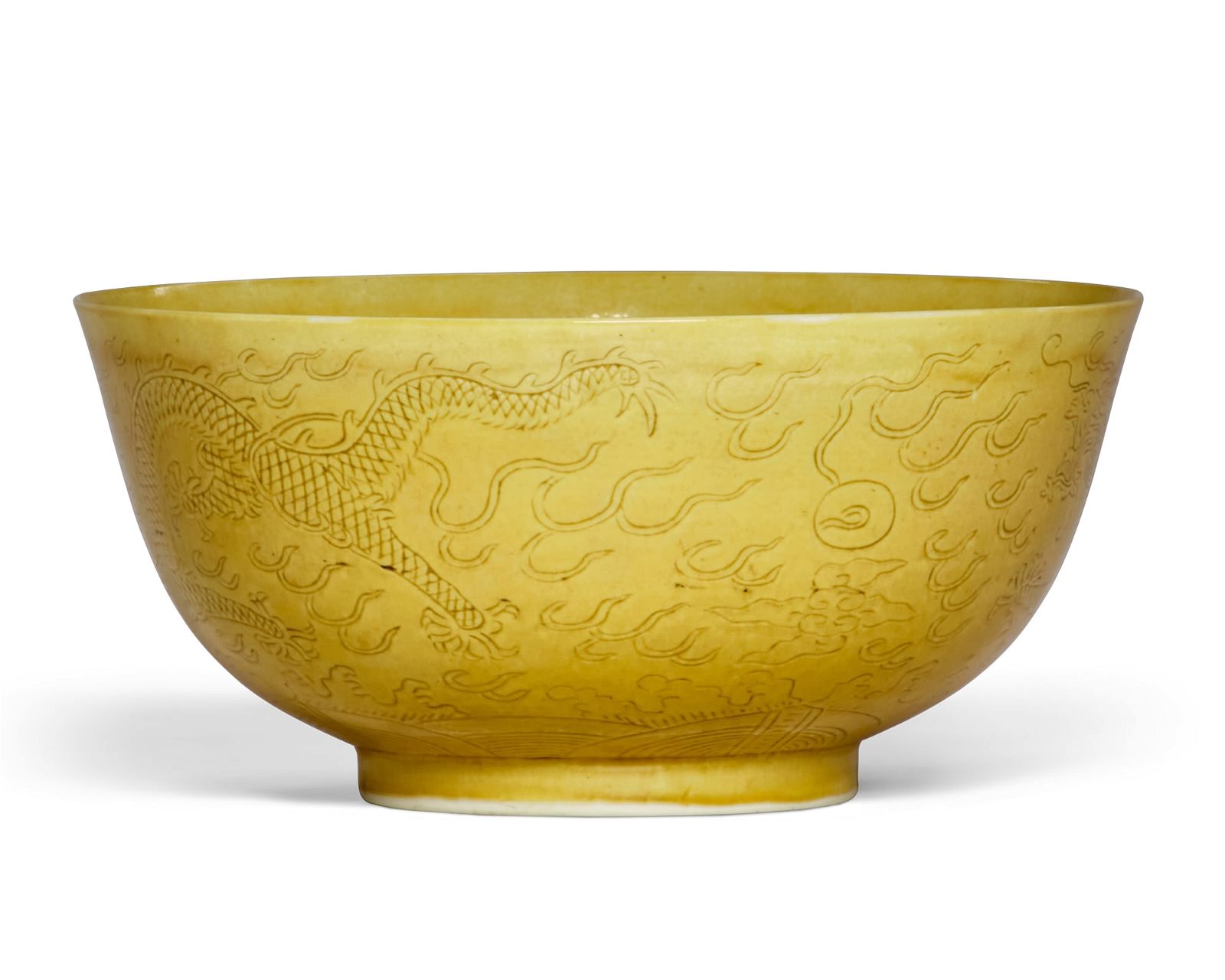 A CHINESE YELLOW GROUND PORCELAIN