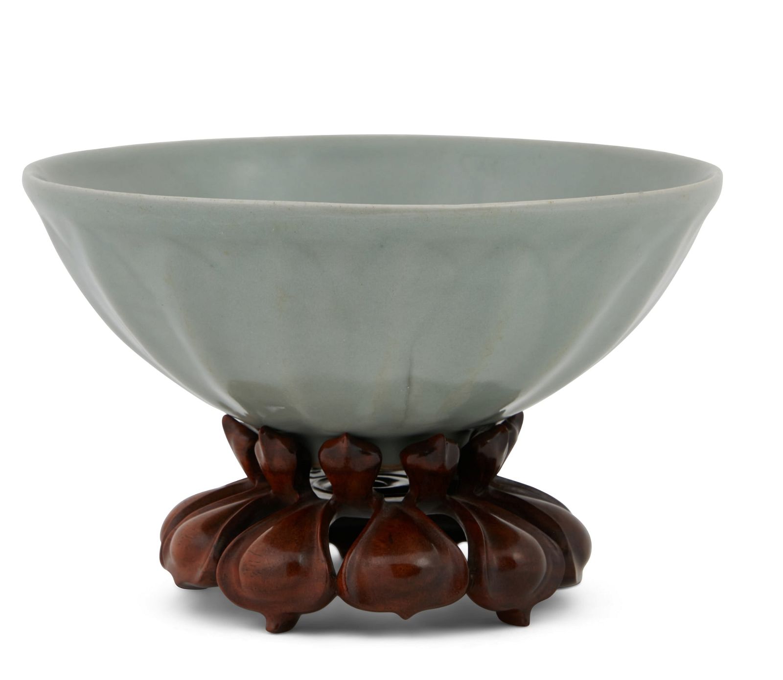 A CHINESE LONGQUAN CELADON PORCELAIN