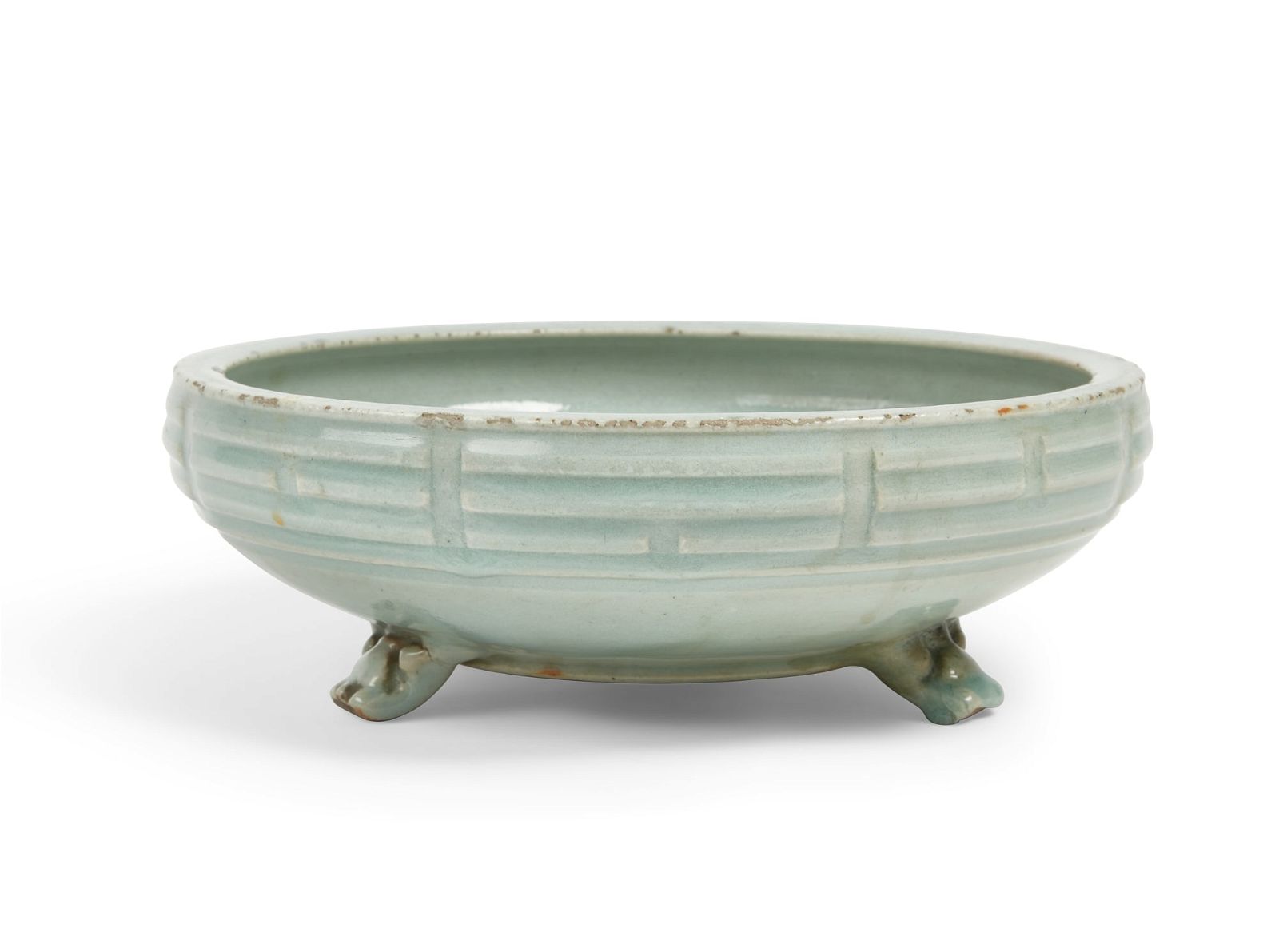 A CHINESE LONGQUAN CELADON FOOTED
