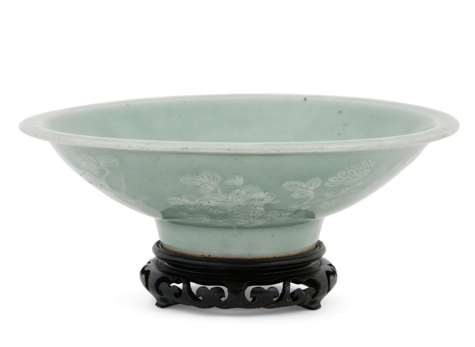 A CHINESE CELADON GLAZED PORCELAIN