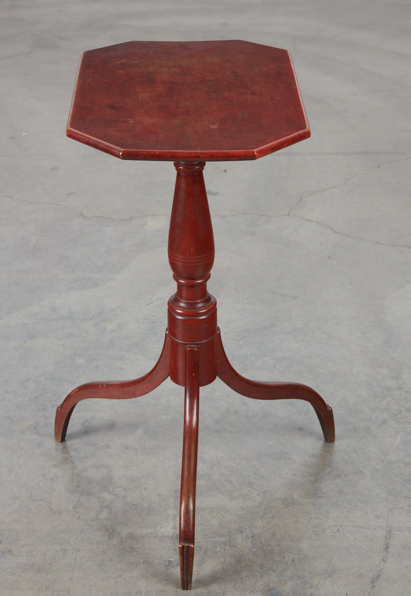 A FEDERAL PAINTED MAPLE TILT TOP