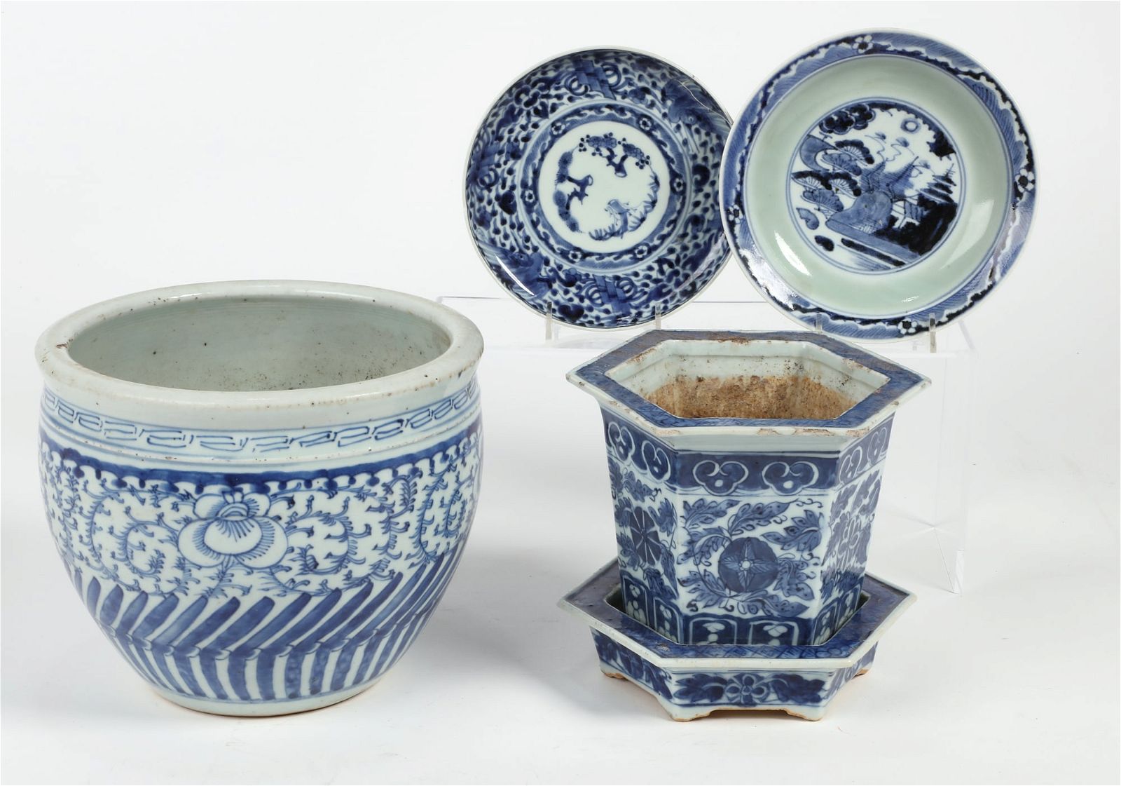 A GROUP OF CHINESE BLUE AND WHITE