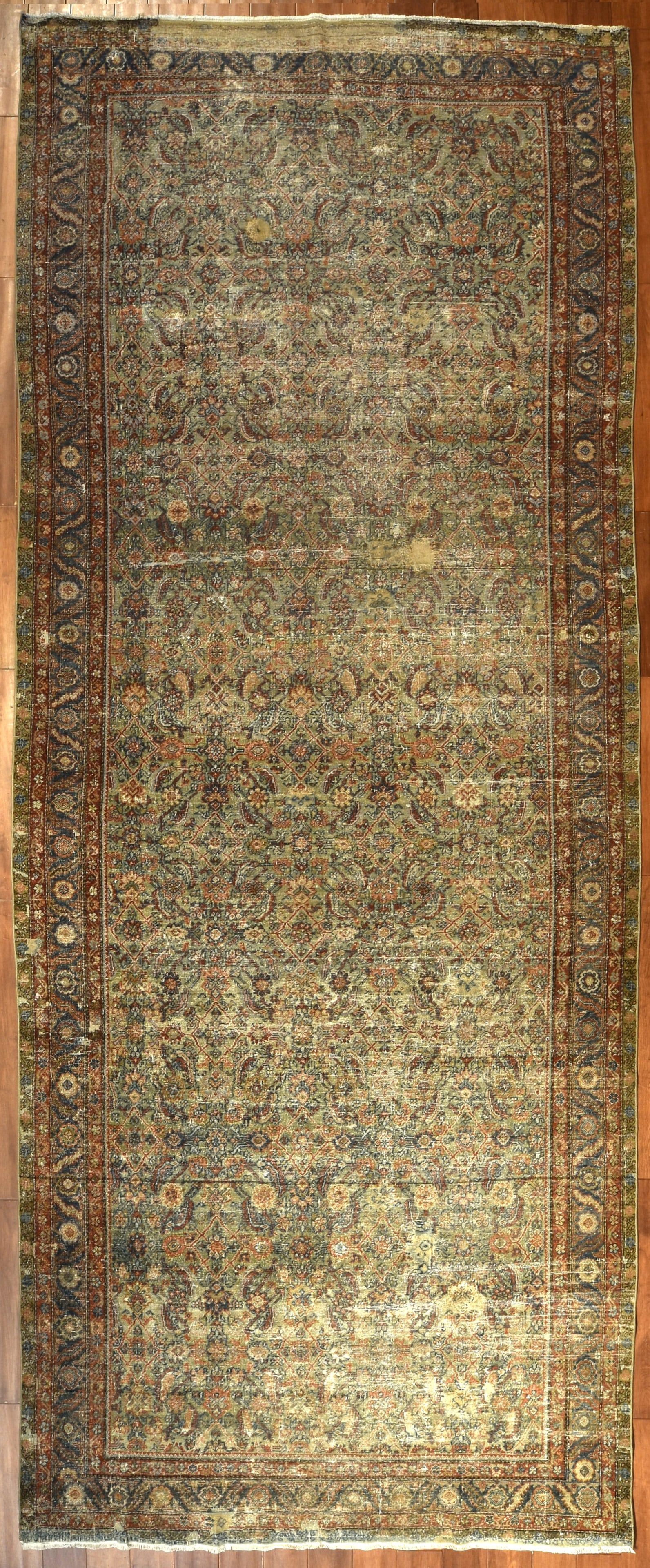 A FEREGHAN RUG, CENTRAL PERSIAA