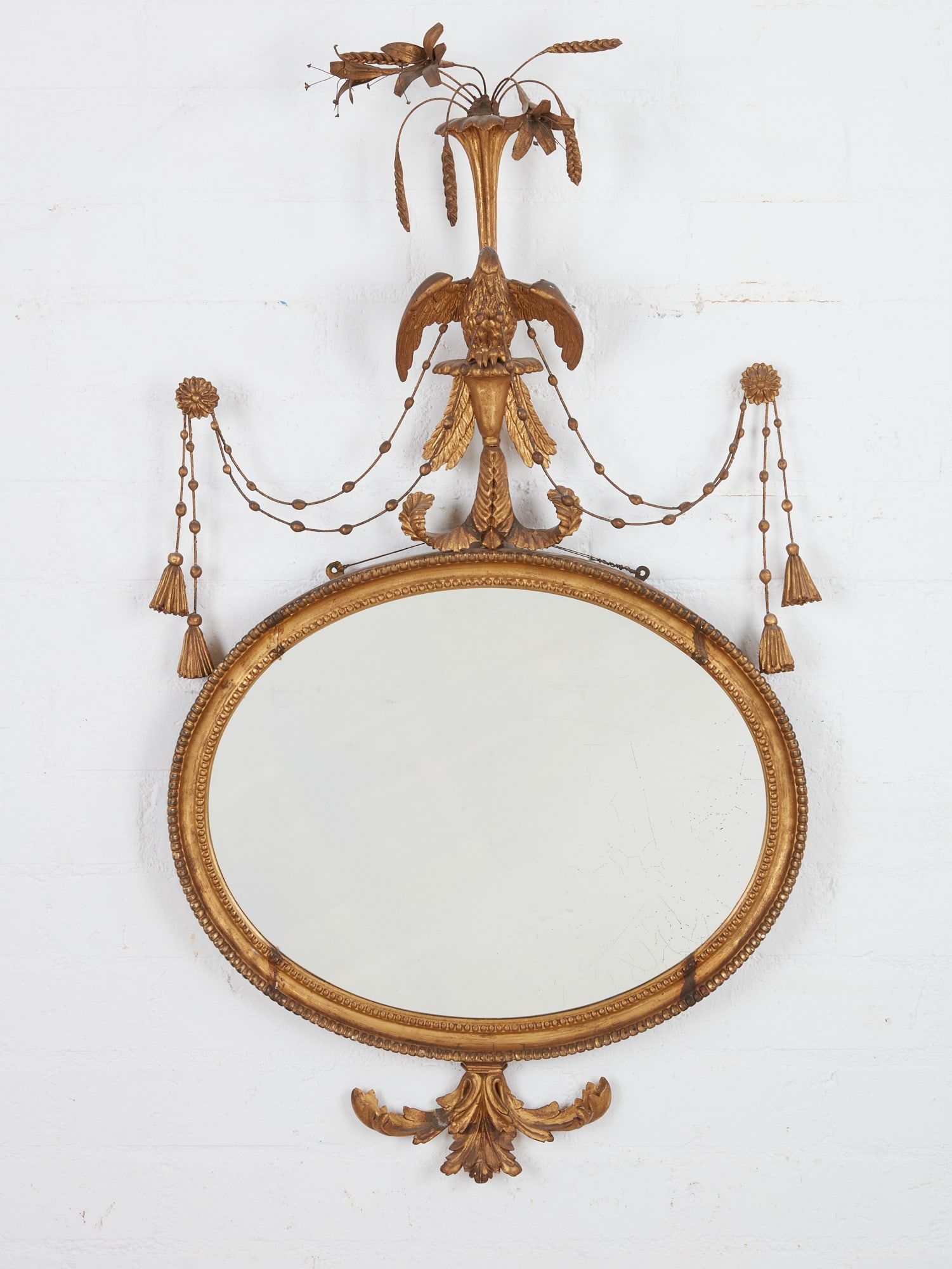 A FEDERAL CARVED GILTWOOD AND GESSO