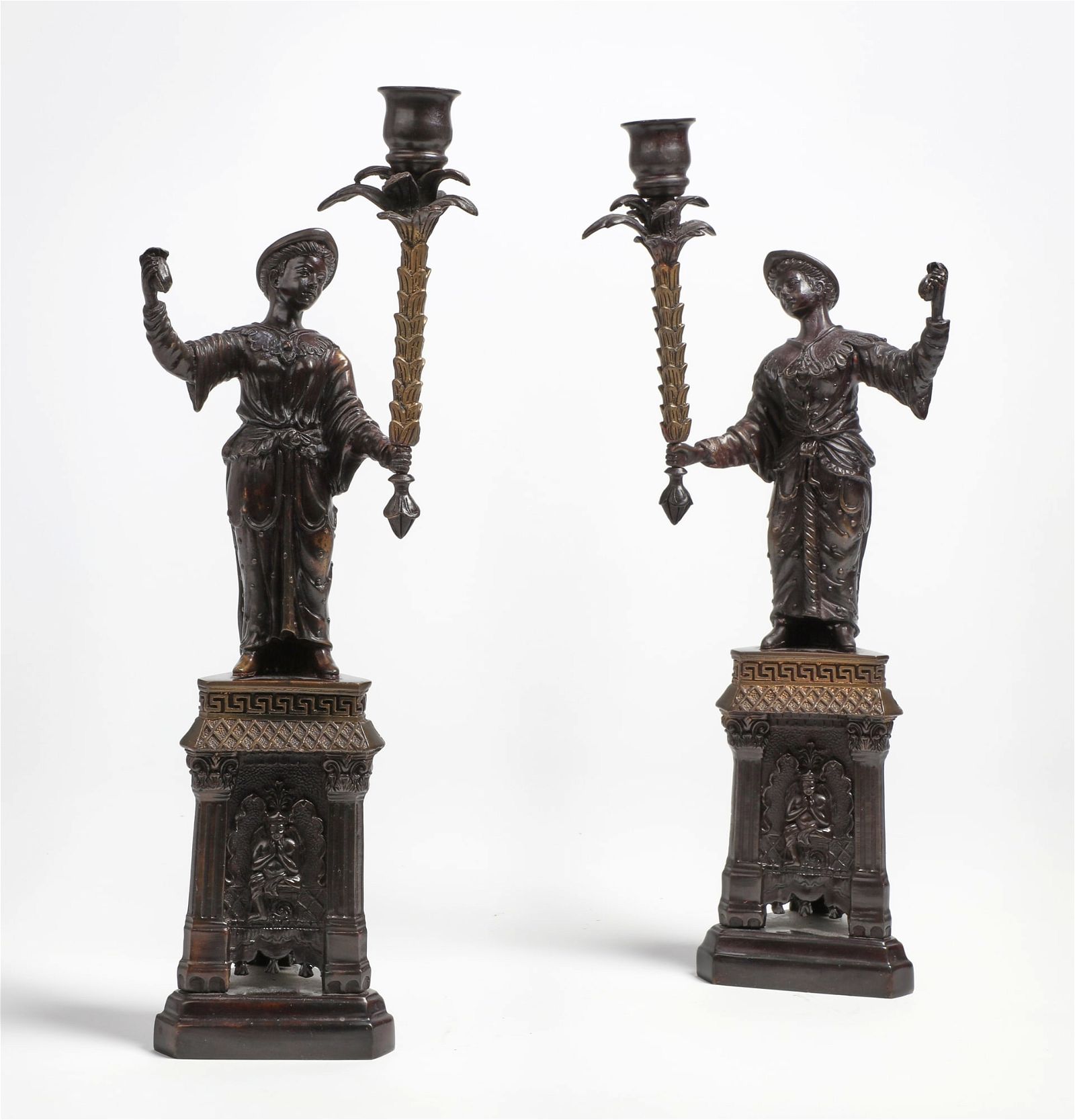 A PAIR OF CHINOISERIE CANDLESTICKSA