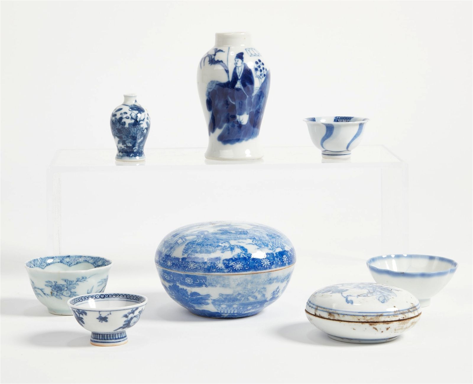 EIGHT ASIAN BLUE AND WHITE PORCELAIN