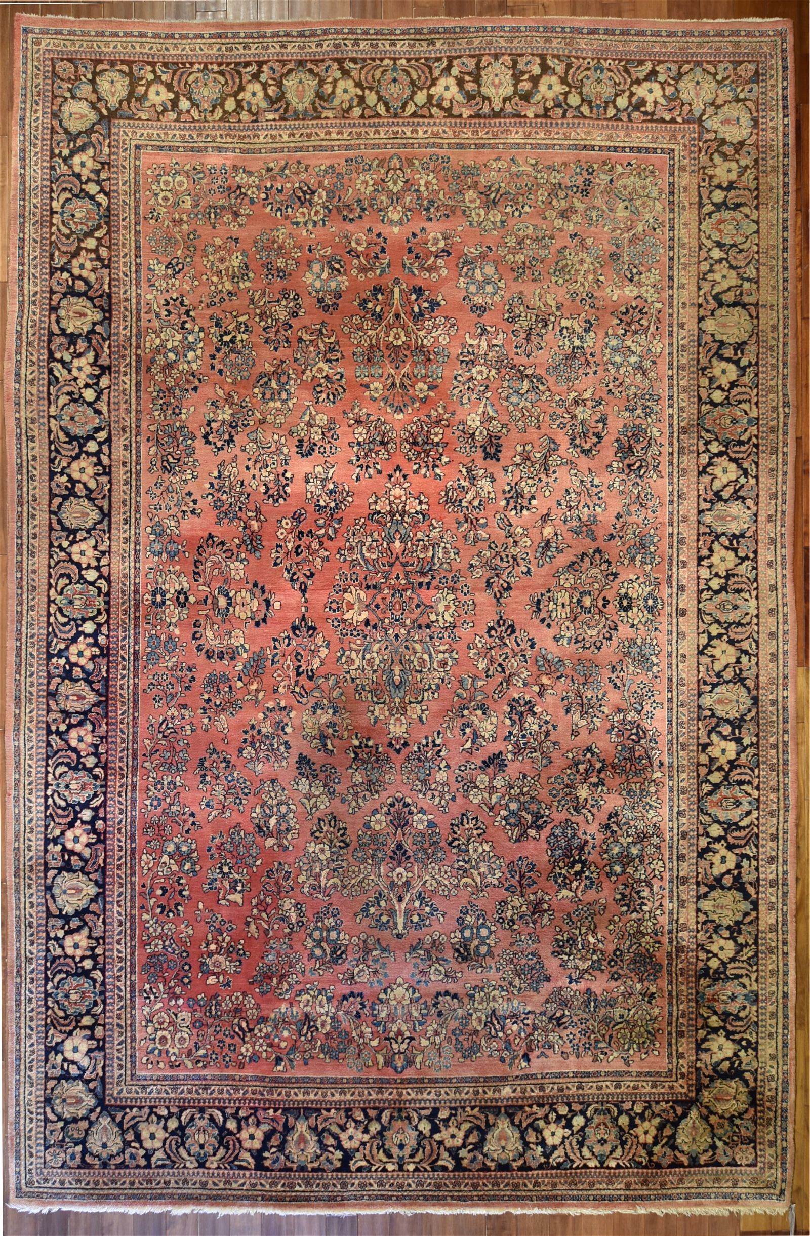 A SAROUK RUG, CENTRAL PERSIA, MID