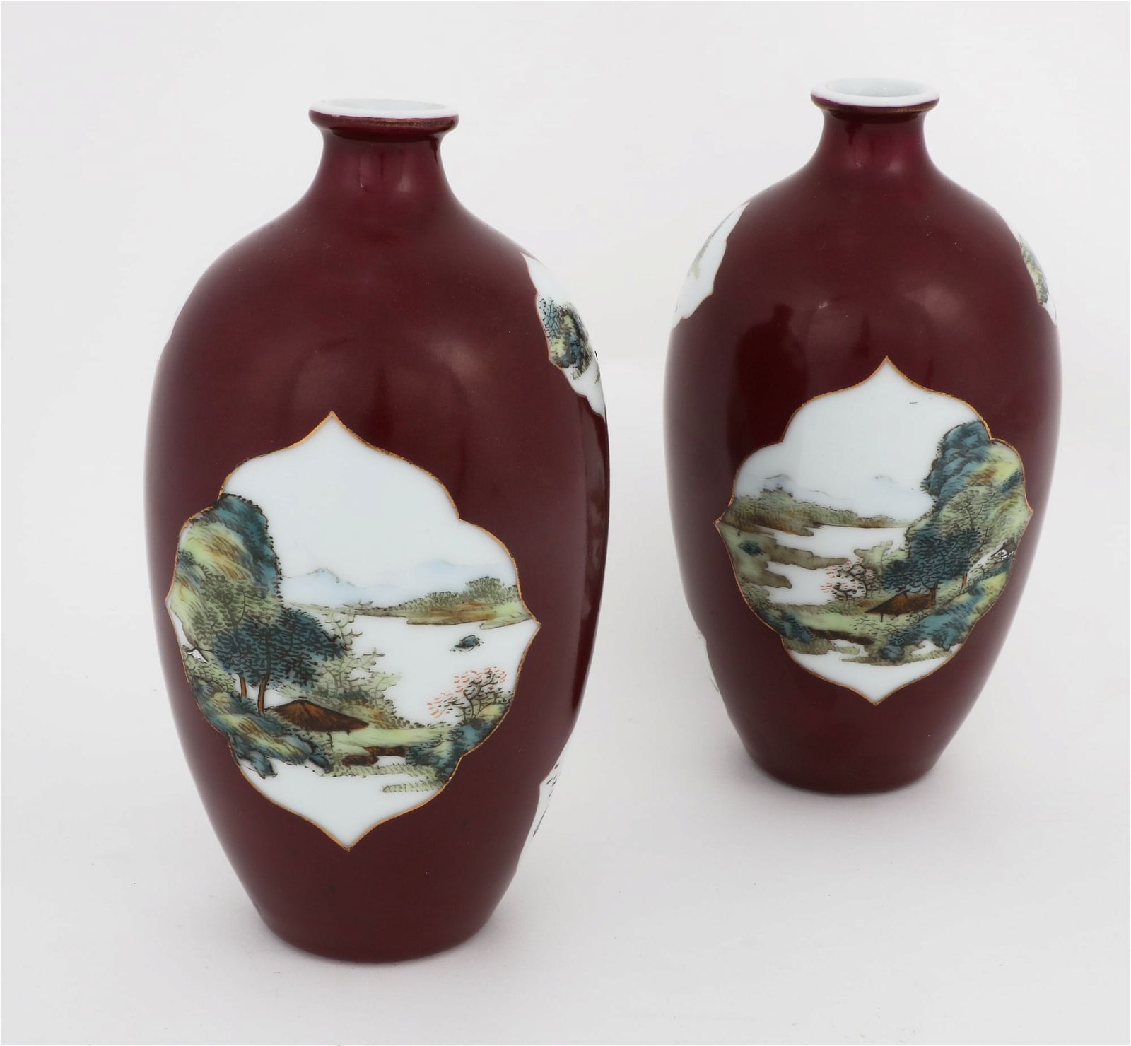 TWO CHINESE RED PORCELAIN VASESTwo
