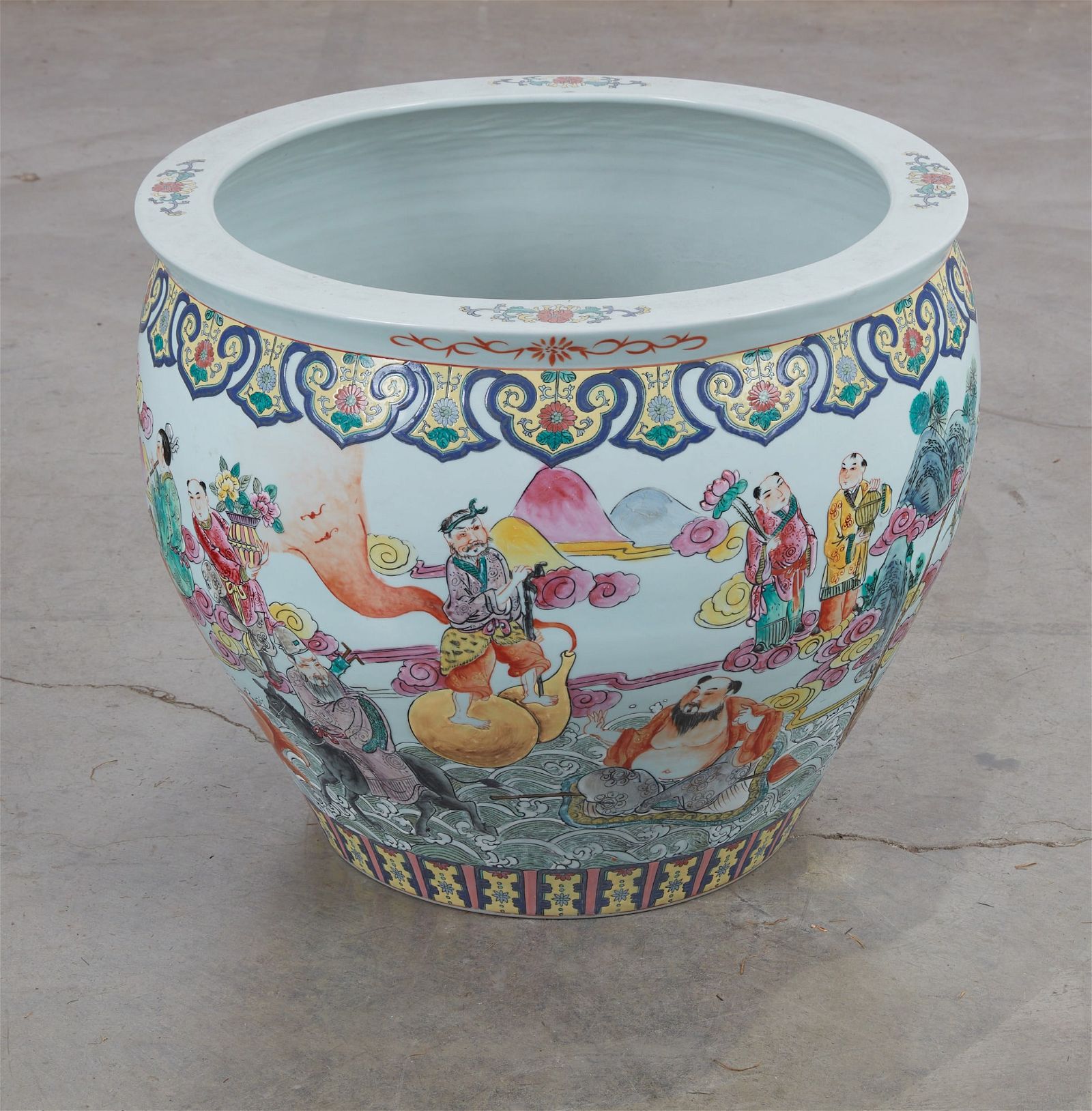 A CHINESE PORCELAIN DECORATIVE