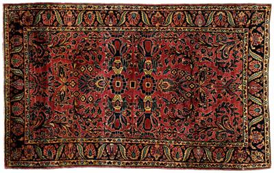 Sarouk rug, typical floral decoration