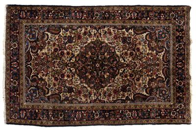 Persian rug ornate central medallion 90e55