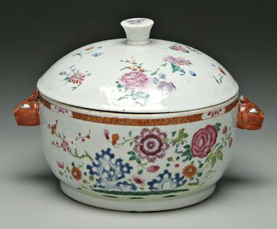 Chinese export lidded tureen, famille