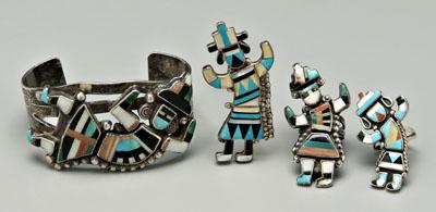 Four pieces Zuni figural jewelry  90f37