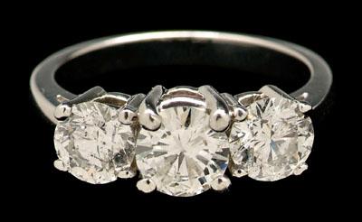 Diamond ring, three round brilliant-cut