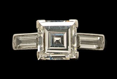 2.1 ct. diamond platinum ring,