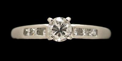 Platinum diamond ring central 90cf0