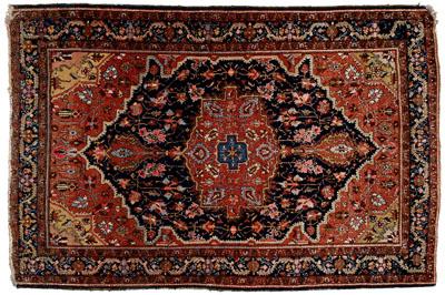 Sarouk rug blue and red central 91265