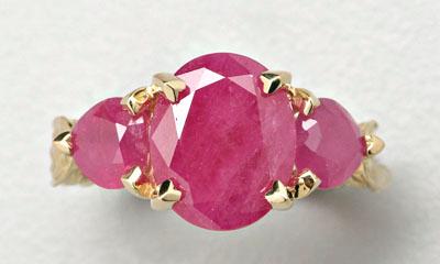 Lady's ruby ring, centering one