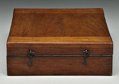 Table-top bagatelle game, hinged