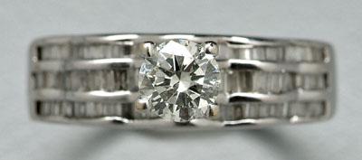 Diamond engagement ring, one round