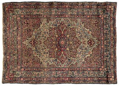 Sarouk rug, ornate central medallion