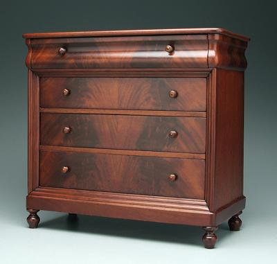 Classical mahogany miniature chest  91e26