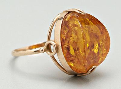 Russian amber ring oval and tapering 91cb8