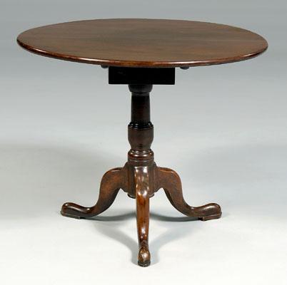 Queen Anne tilt top tea table  9225e