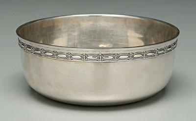 Sterling bowl, beaded, oval and