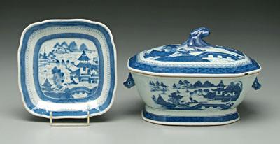 Two pieces Chinese export porcelain  92308