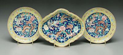 Three pieces Chinese export porcelain: