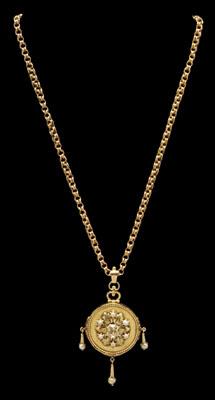 14 kt yellow gold chain and locket  92364