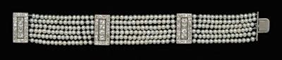 Pearl and diamond bracelet six 92387