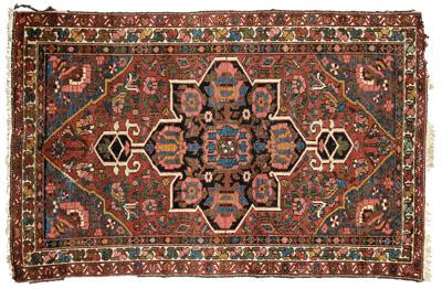 Hamadan rug, large central medallion