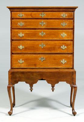 New England Queen Anne chest on 9204c