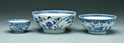 Three Chinese porcelain bowls  926f7