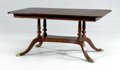 Federal style mahogany dining table,