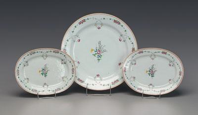 Three Chinese export serving pieces,