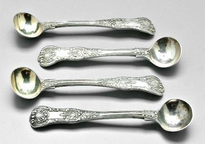 English silver master salt spoons  92842