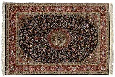 Finely woven silk rug central 92f08