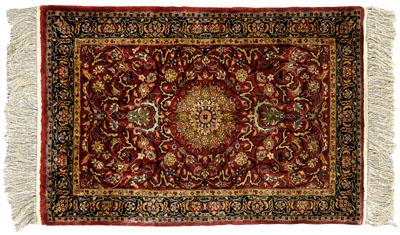 Silk rug Tabriz design central 92f0a