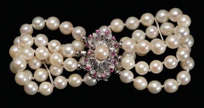 Pearl bracelet, triple strands,